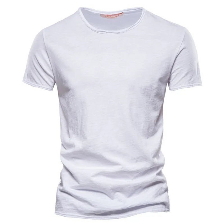 Stylish men's classic fit long sleeve shirt, button-up, enhancing everyday modern fashion.