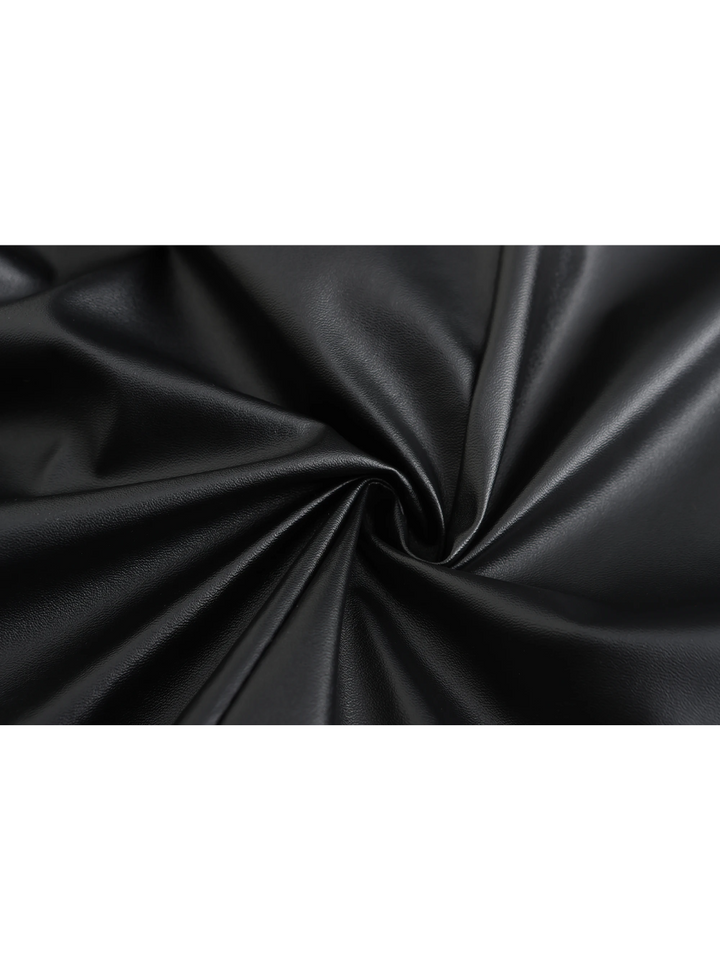 Versatile men's trench coat, suitable for both formal and stylish everyday wear.