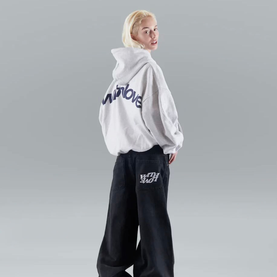 Men's pullover hoodie with practical kangaroo pocket, offering everyday comfort & casual fashion.