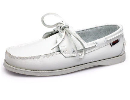 Stylish men's classic retro loafers, ideal slip-on footwear for any casual or formal occasion.
