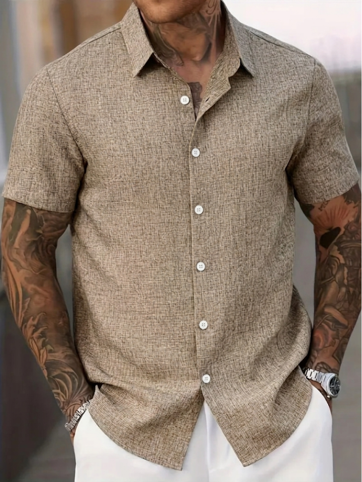 Fashionable men's classic short sleeve shirt, great for a stylish and comfortable summer look.
