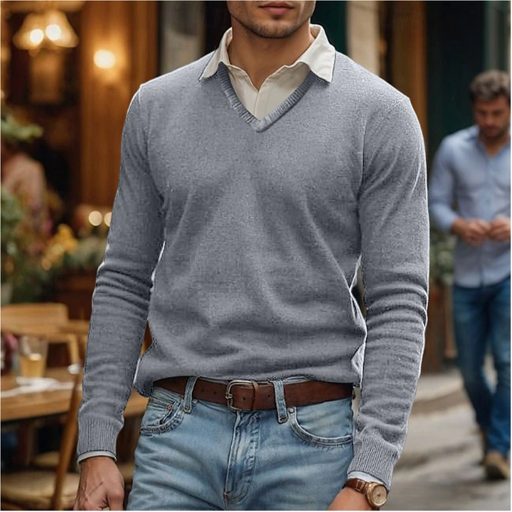 Stylish men's V-neck sweater with long sleeves, a comfortable and versatile piece for any casual or semi-formal occasion.