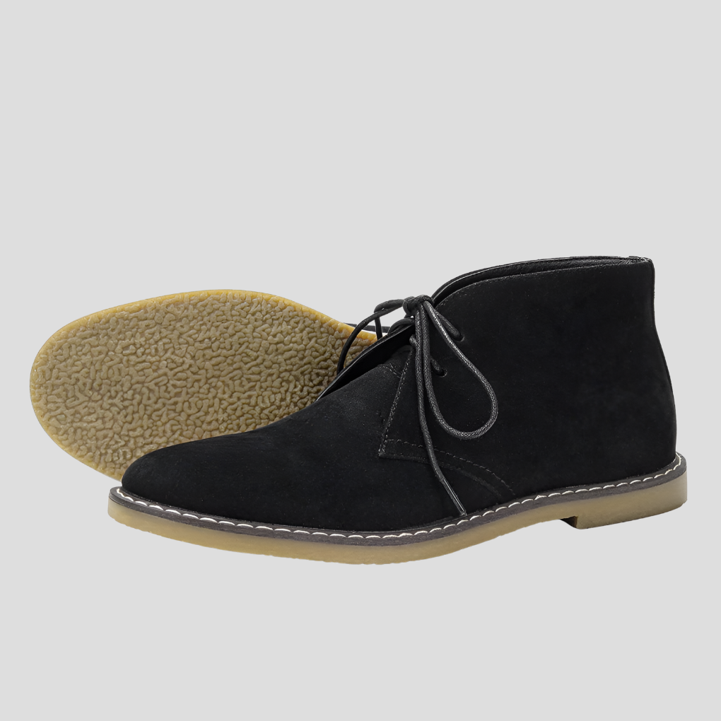 Comfortable men's lace-up desert boots, a classic vintage style perfect for autumn casual wear.