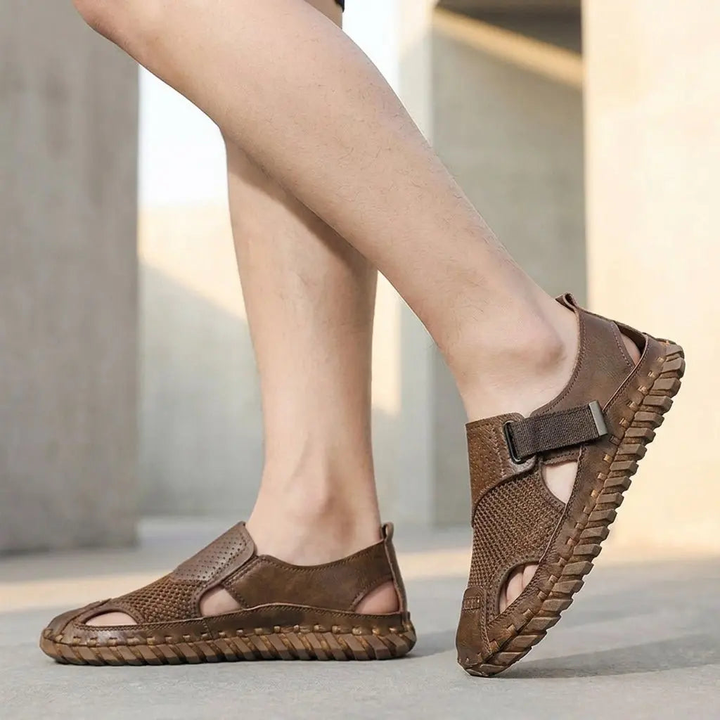 Durable men's closed-toe orthopedic fisherman sandals, providing arch support & breathable comfort for active summer wear.