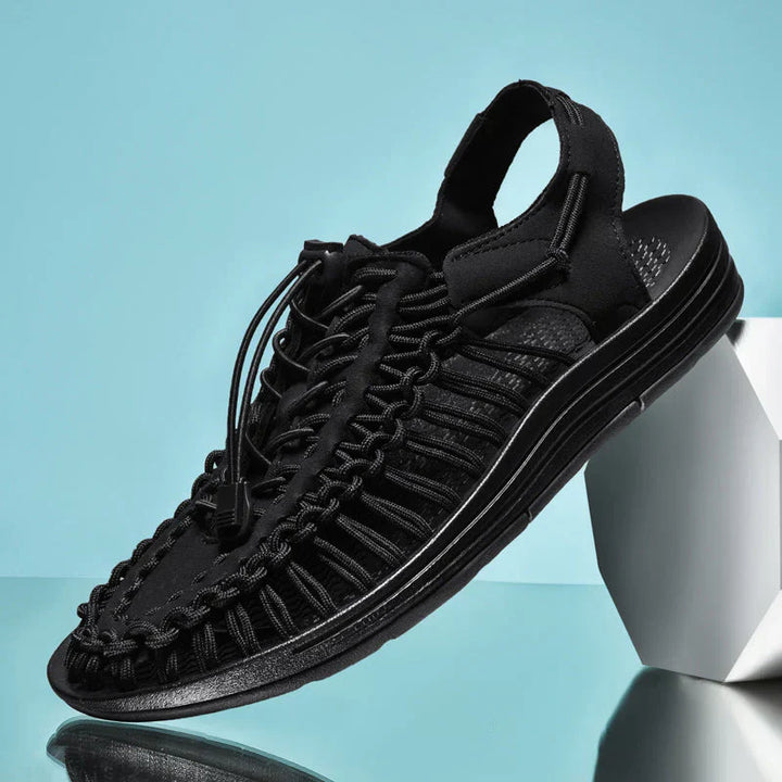 Sporty men's closed toe summer sandals, ideal for active outdoor walking & casual wear.