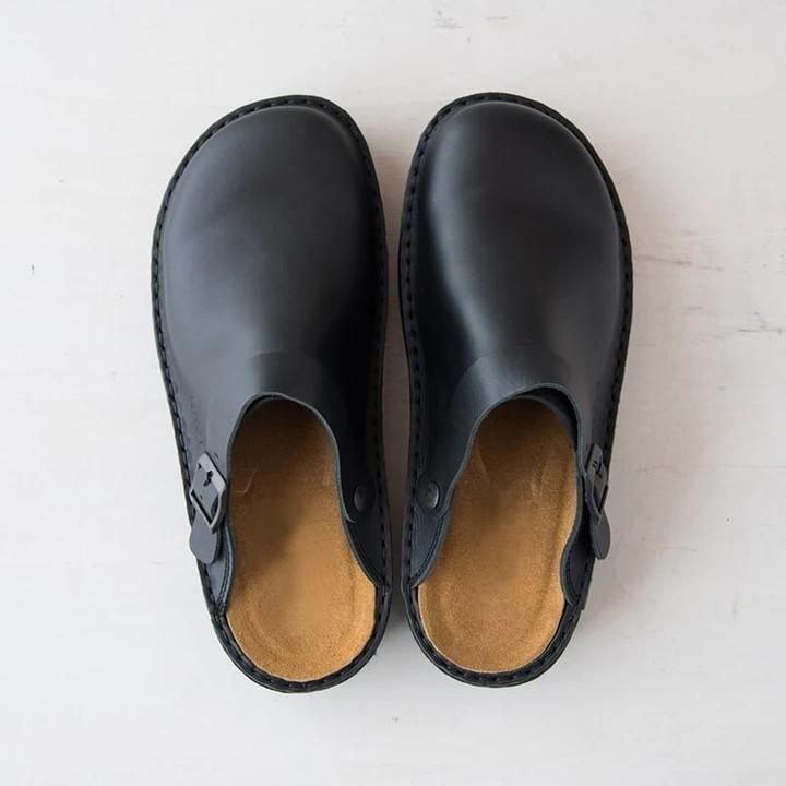 Ergonomic men's slippers, offering premium comfort and vital support for daily casual indoor & outdoor wear.