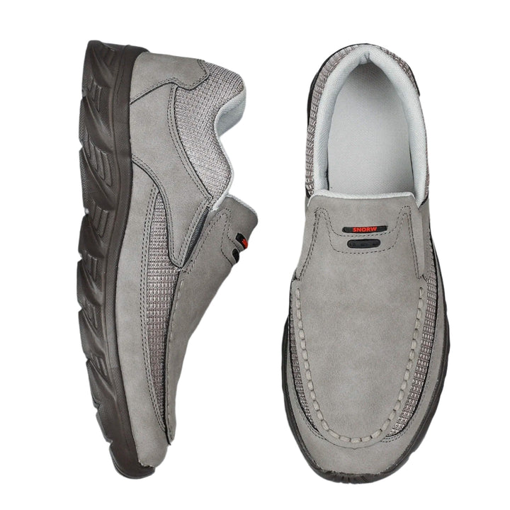 Versatile men's loafers, cushioned for comfortable walking, effortless everyday style.