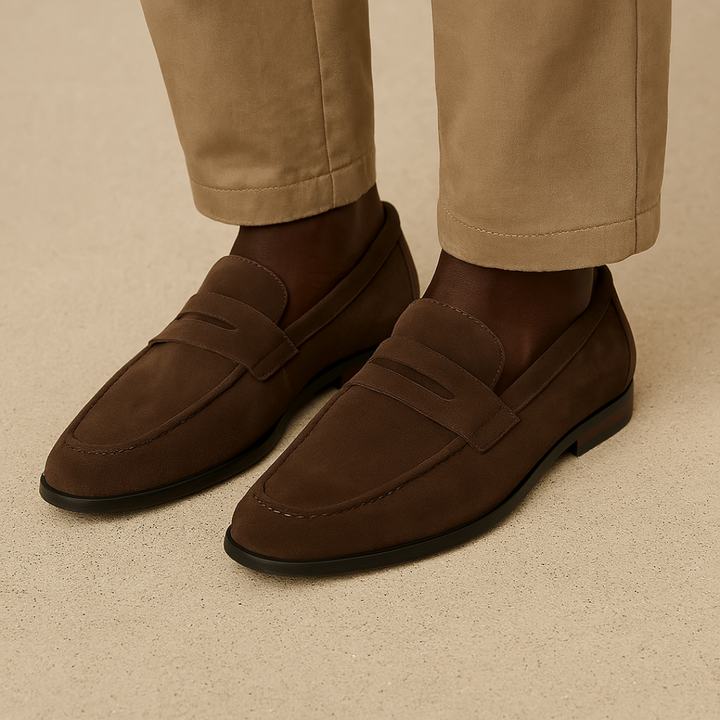 Stylish men's slip-on penny loafers, offering easy wear and a blend of casual and formal elegance.