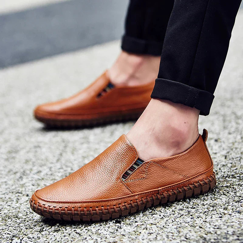 Men's comfortable slip-on shoes for effortless daily walking; easy to wear, ultimate comfort.