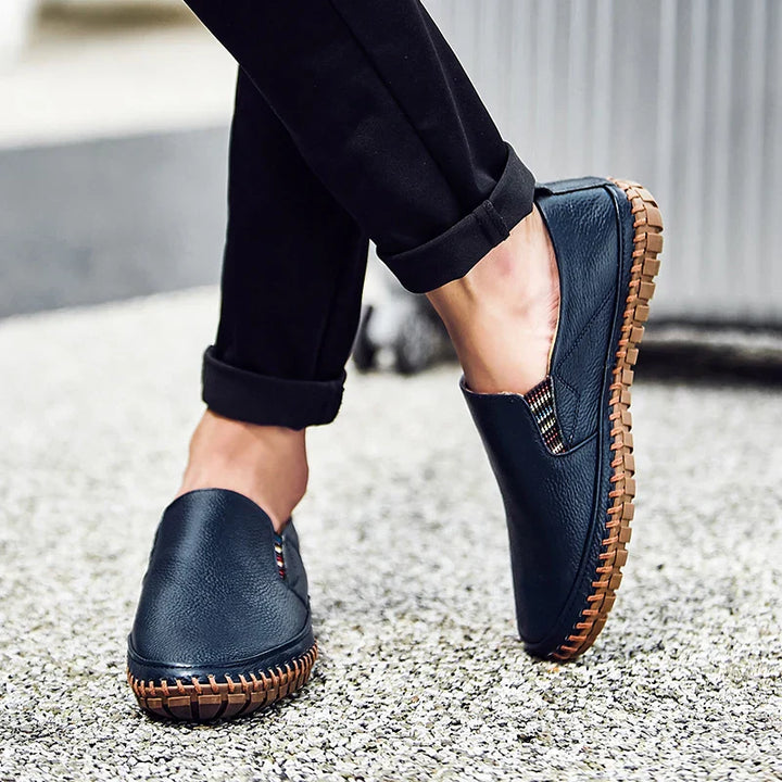 Flexible sole men's slip-on shoes, offering superior comfort for daily walking and easy wear.