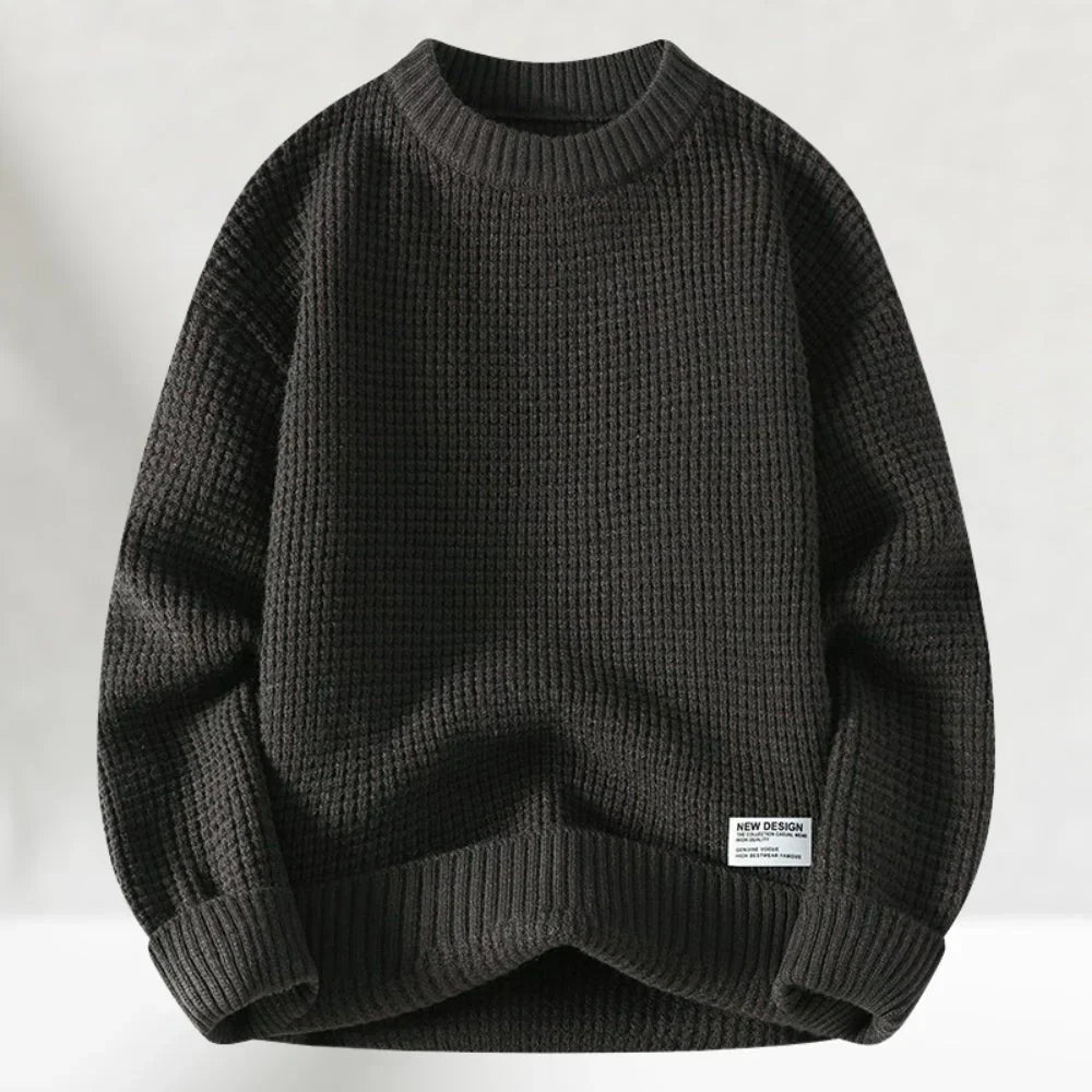 Stylish men's long-sleeve crew neck sweater, a warm and comfortable pullover for winter fashion.