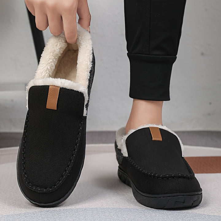 Men's winter slippers, soft and cozy, with a durable non-slip sole for home use.