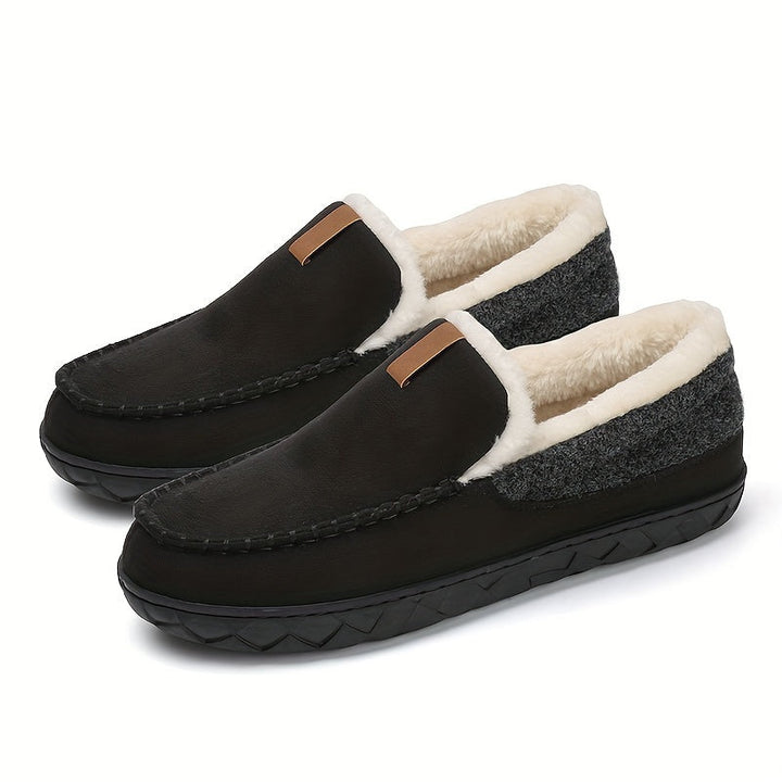 Warm and comfortable men's indoor slippers, non-slip design, perfect for chilly evenings.