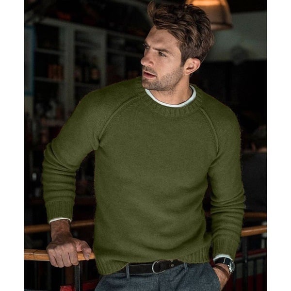 Stylish men's crew neck knit sweater. Casual raglan sleeve pullover, perfect for everyday comfort and versatility.
