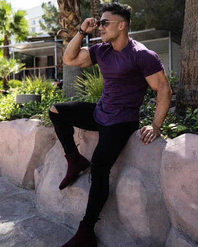 Casual men's deep cut t-shirt, comfortable short sleeve crew neck for everyday style.