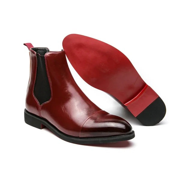 Comfortable men's versatile black everyday boots. Smart casual footwear, perfect for walking.