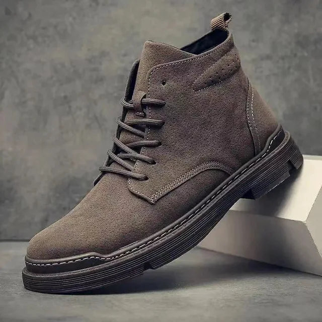 Men's durable camel hiking boots, rugged design for outdoor adventures and trekking