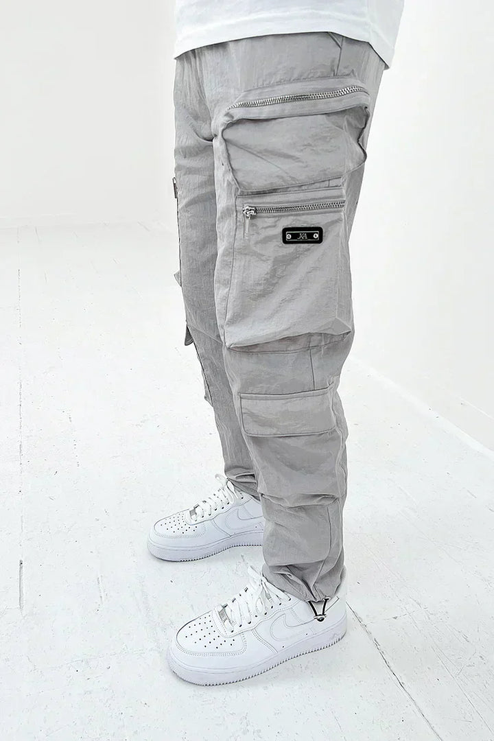 Men's utility cargo pants featuring spacious multi-pockets for tools & essentials, perfect for workwear & casual use.