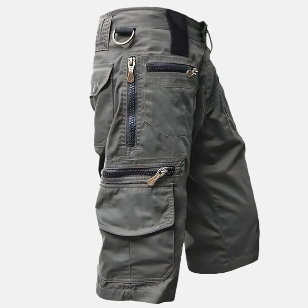 Stylish men's cargo shorts with visible side pockets and relaxed fit, designed for comfort and utility.