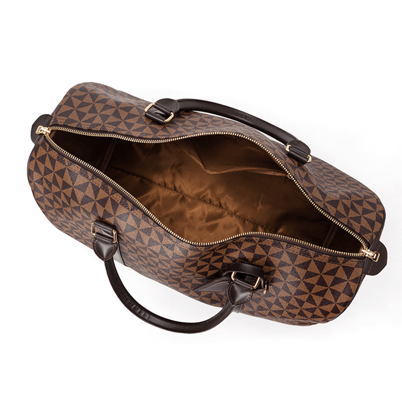 Stylish faux leather men's duffel bag, an elegant accessory for travel and organized trips.