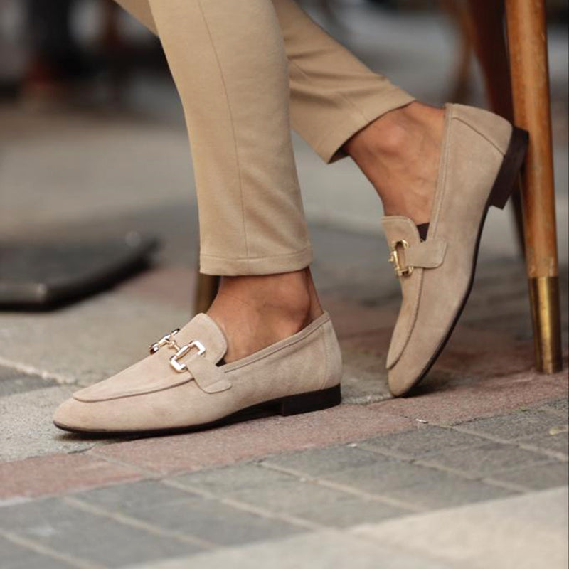 Stylish men's slip-on horsebit loafers, combining everyday comfort with an elegant aesthetic for any modern wardrobe.