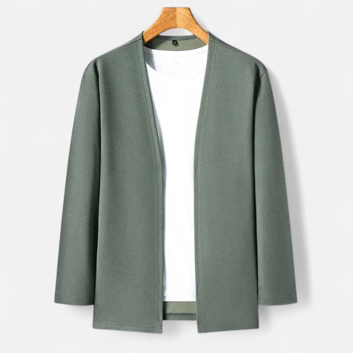 Men's elegant long-sleeve cardigan cloak, a sophisticated layering piece for autumn-winter fashion.