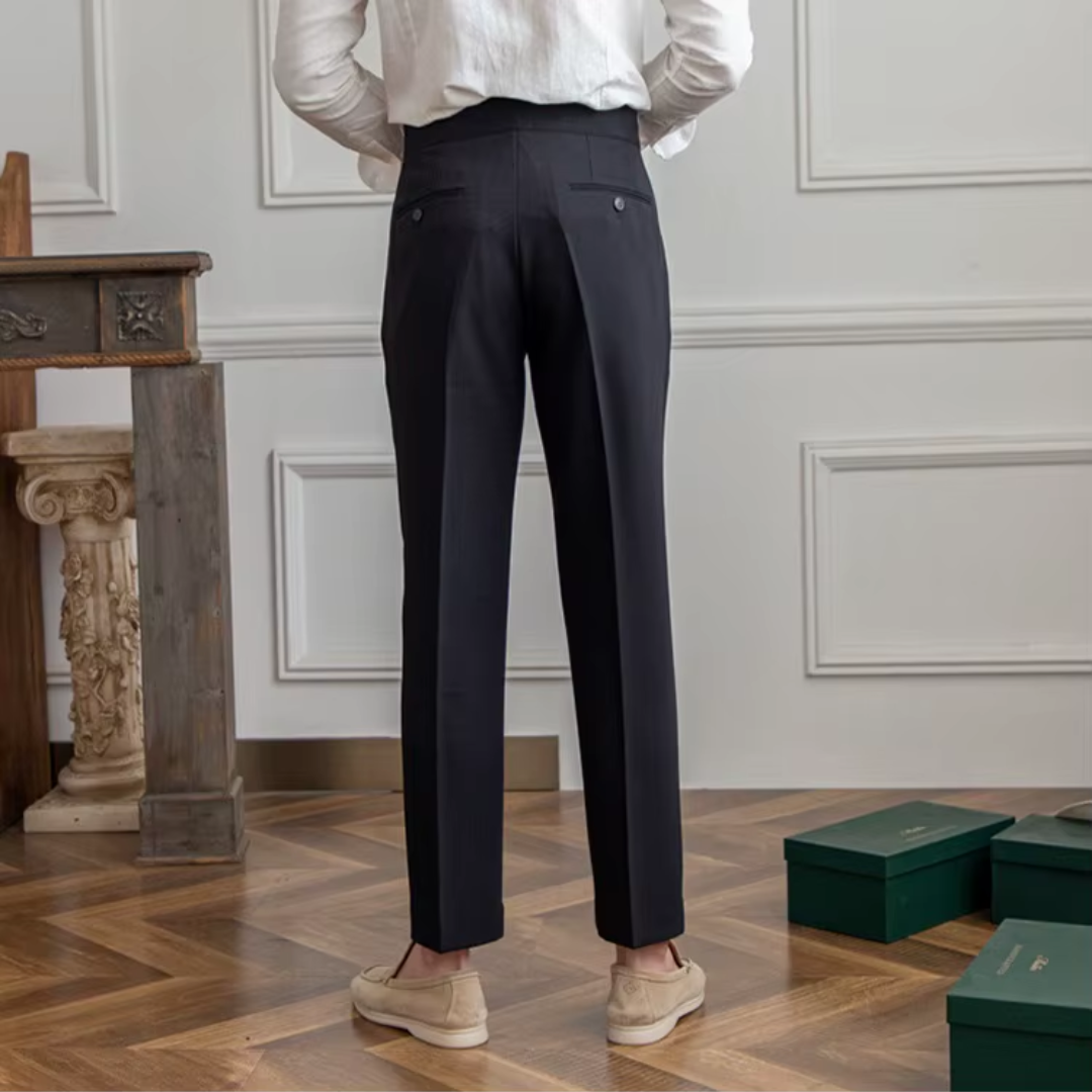 Sophisticated camel men's pleated trousers, a tailored classic for fashion-forward men.