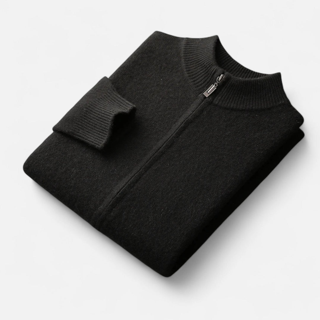 Lightweight men's zip-up cardigan, perfect for versatile layering and year-round comfort. Modern design.