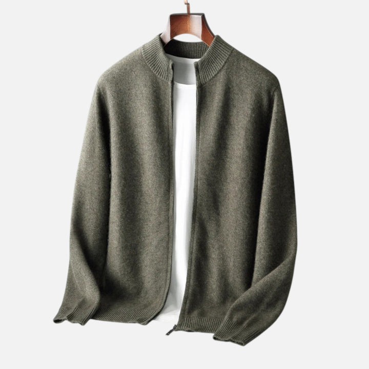 Versatile men's zip-up cardigan in soft knit. Elevate your menswear with this comfortable layering piece.