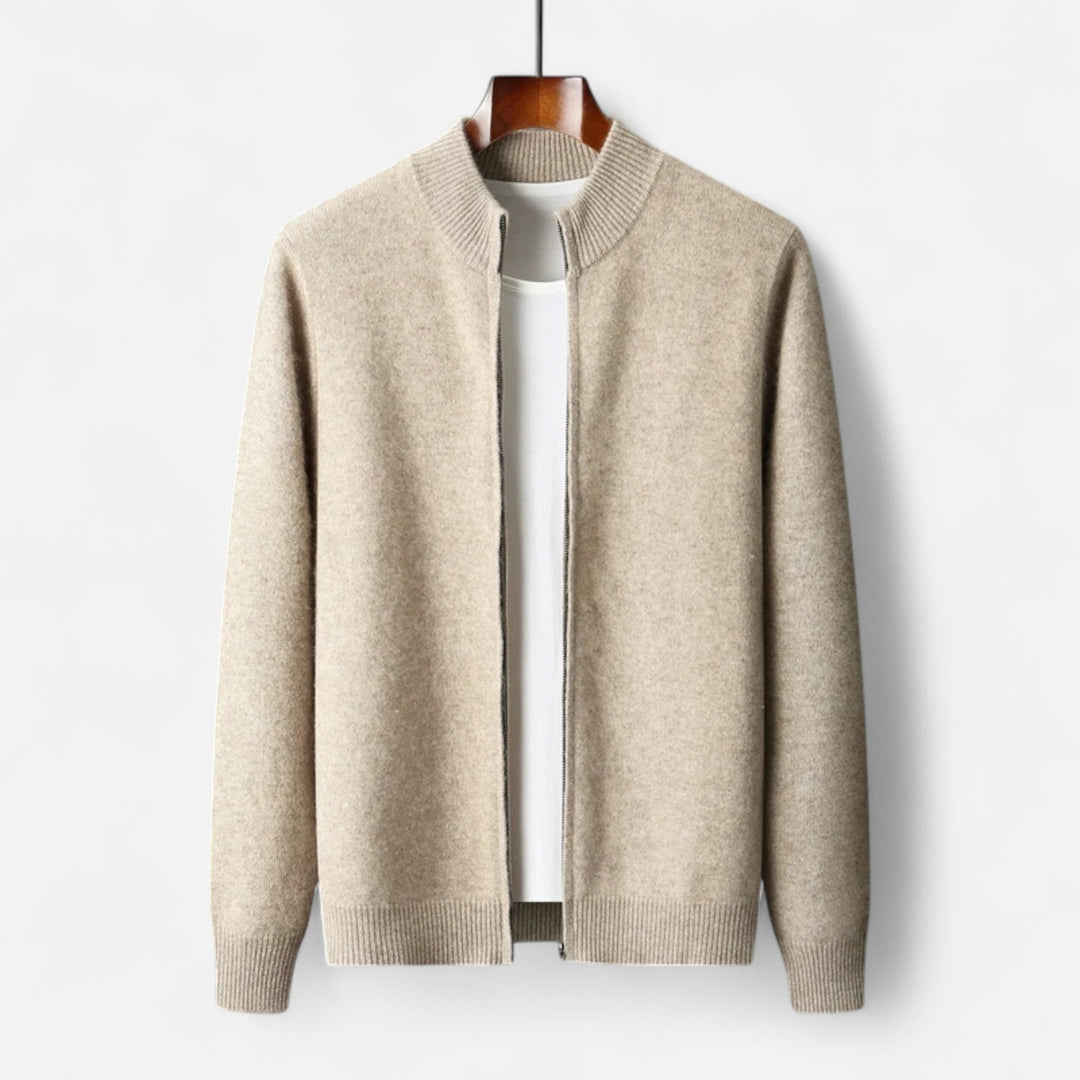 Effortless style with this men's elegant zippered cardigan. Comfortable and a smart casual wardrobe staple.