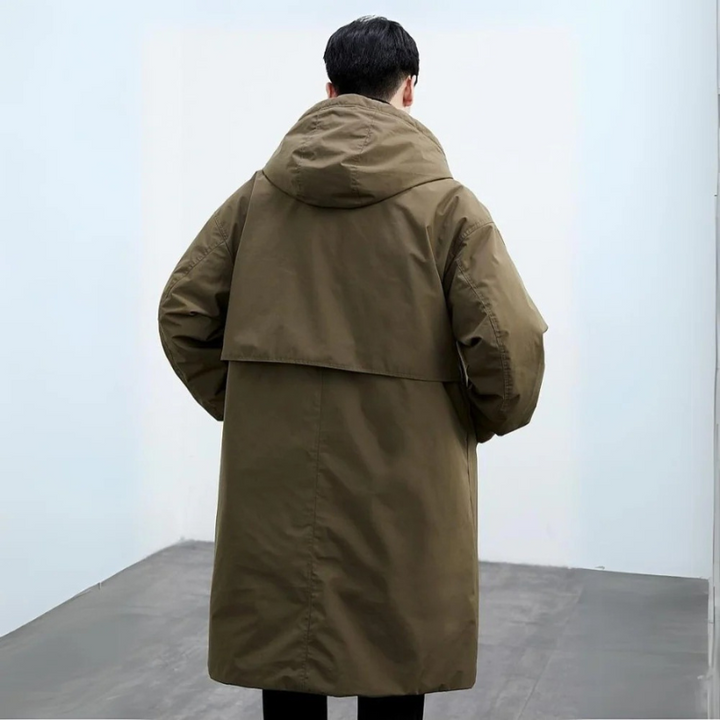 Men's Elvoria winter parka with detachable hood, insulated, and water-repellent for cold weather protection.