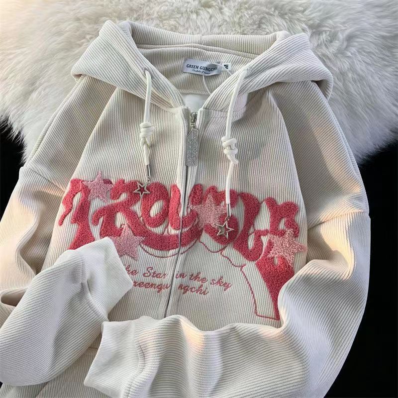 Versatile men's hooded embroidered hoodie. A stylish & comfortable pullover for modern everyday fashion.
