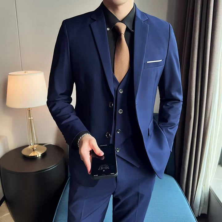 Elegant men's tailored suit, three-piece with notch lapel. Perfect for formal business attire.