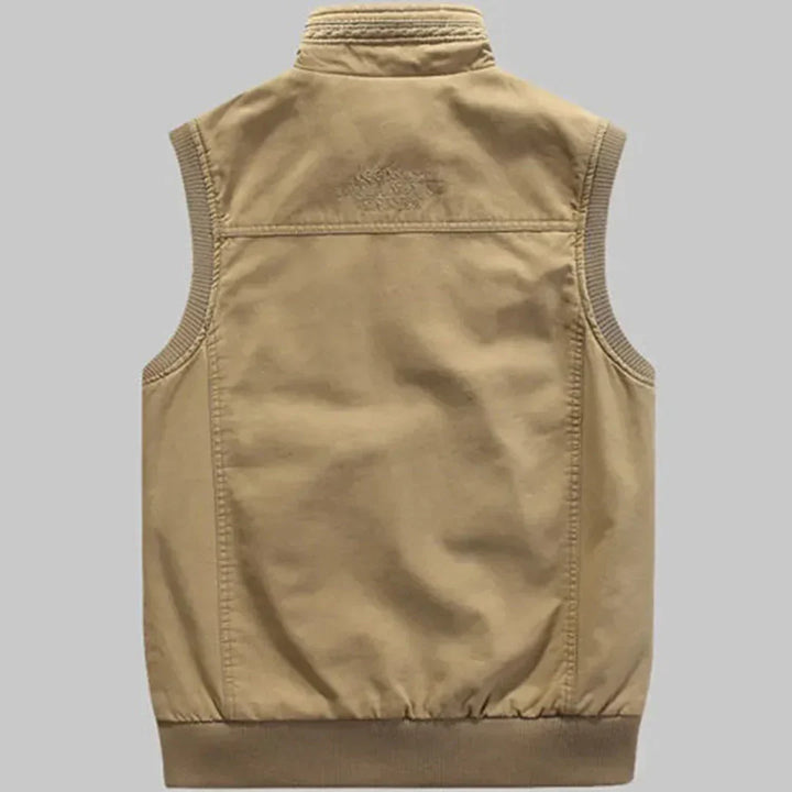 Casual men's cotton multi-pocket vest, a versatile sleeveless jacket perfect for spring and autumn outdoor wear.