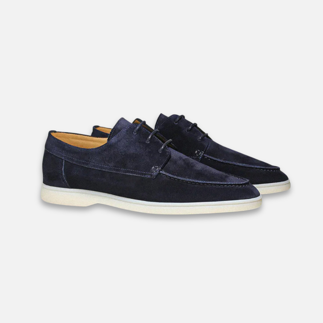 Men's lace-up boat shoes in classic design for effortless casual style & comfort.