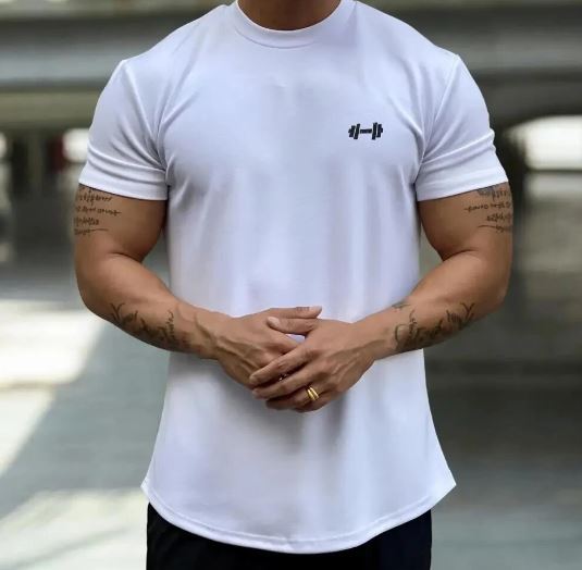 Comfortable & breathable men's casual t-shirt, ideal for warm weather and relaxed everyday style.