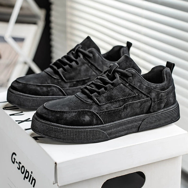 Comfortable men's walking shoes, lightweight & breathable, ideal for everyday wear, spring, and summer activities.