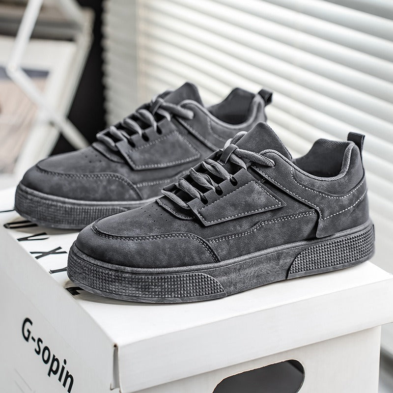 Modern men's low-profile casual sneakers, lightweight for all-day comfort. Versatile for everyday & stylish looks.