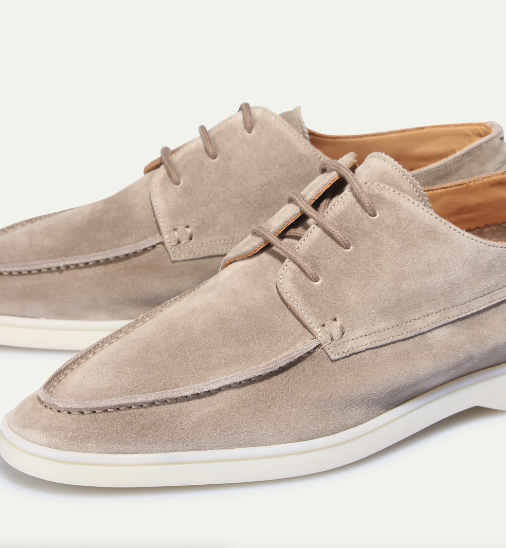 Fashionable men's lace-up shoes, offering supreme comfort for casual wear & walking.
