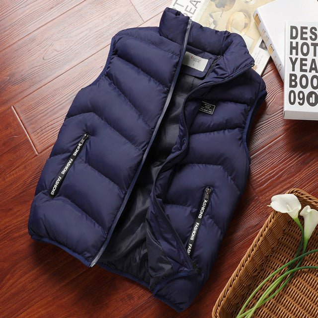 Stay warm in this men's lightweight quilted bodywarmer, featuring convenient zip pockets.