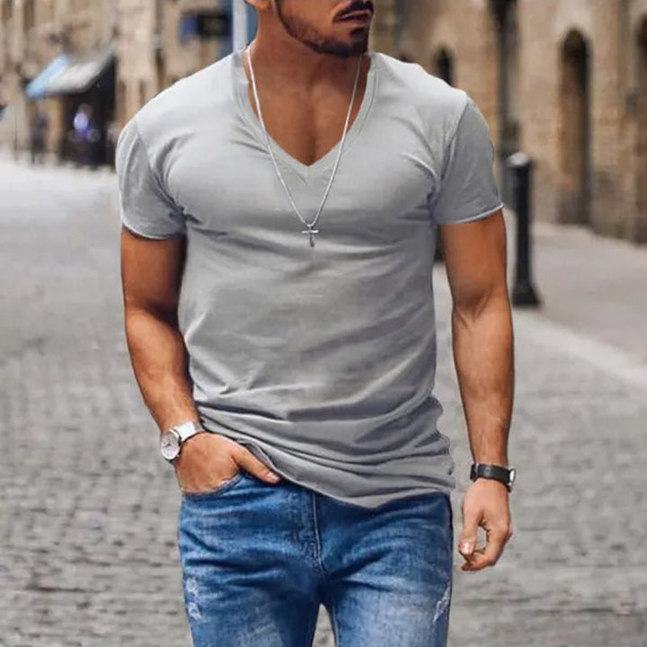 Comfortable men's short-sleeve t-shirt with a relaxed fit, lightweight for summer casual and everyday style.