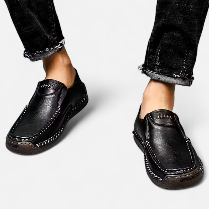 Casual men's slip-on shoes, lightweight & comfortable for everyday modern style.