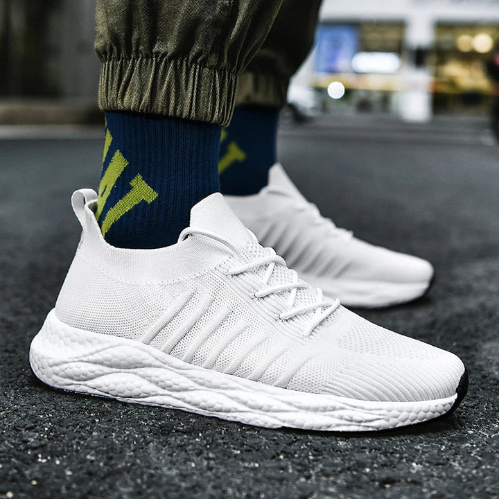 Breathable men's trainers, designed for everyday comfort and a fresh feel, perfect as casual shoes.
