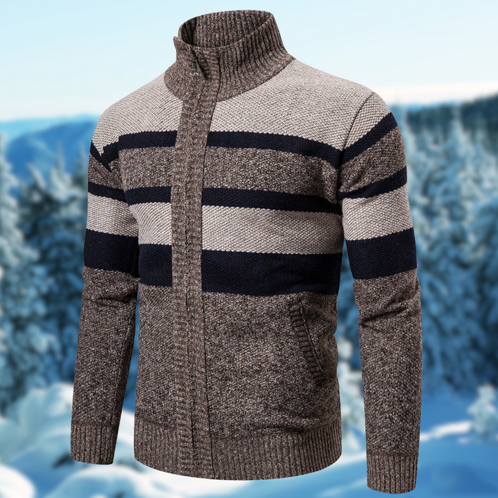 Stylish men's striped knitwear, a lightweight & versatile long-sleeve sweater for transitional casual wear.
