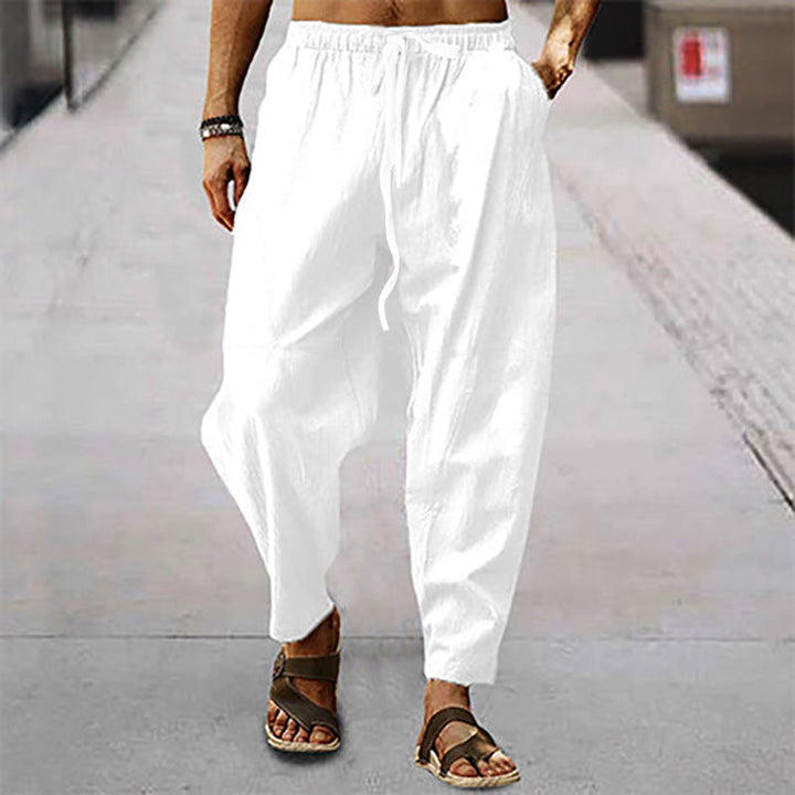 Breathable men's bottoms, lightweight and comfortable, ideal for summer casual wear.