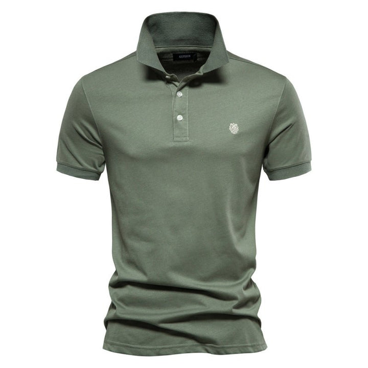 Versatile men's lightweight polo shirt. Comfortable short-sleeve top for casual or smart-casual summer style.