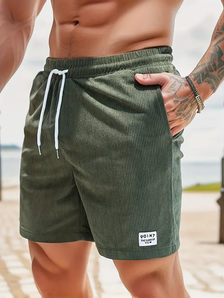 Men's fashionable loose-fit casual shorts, ideal with an adjustable drawstring.