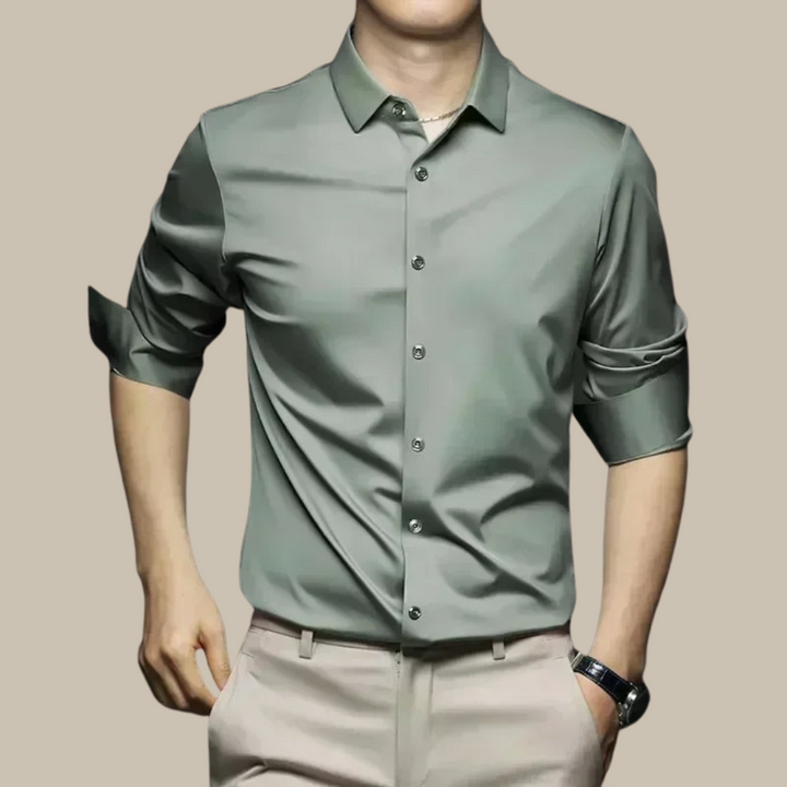 Elegant button details on a men's luxurious long-sleeve casual shirt. A stylish and comfortable fashion top.