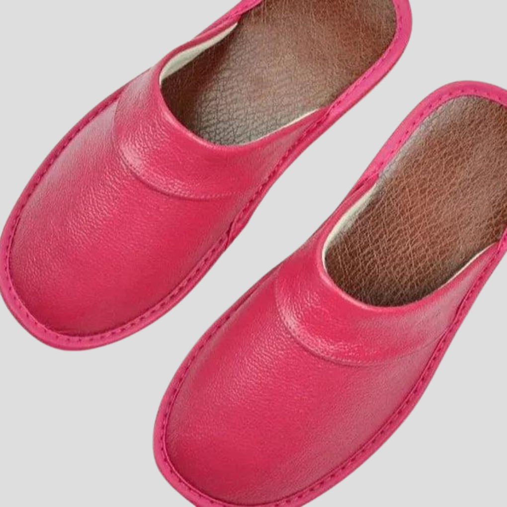 Men's leather indoor footwear, perfect as house shoes for a comfortable and stylish experience