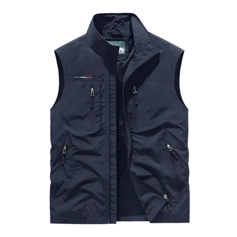 Stylish men's winter gilet, featuring waterproof and insulated design for ultimate outdoor comfort